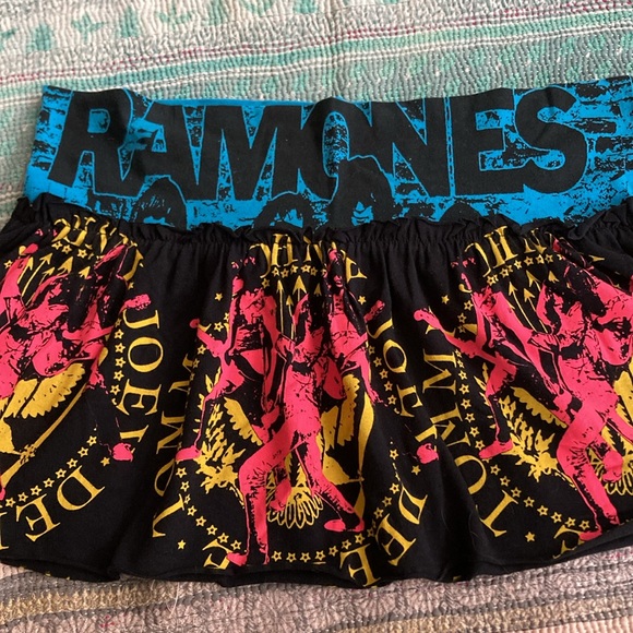 RARE VTG Y2K Glamhead "Ramones" NYC Graphic Print Punk Micro Mini Skirt Size XL - Picture 2 of 6